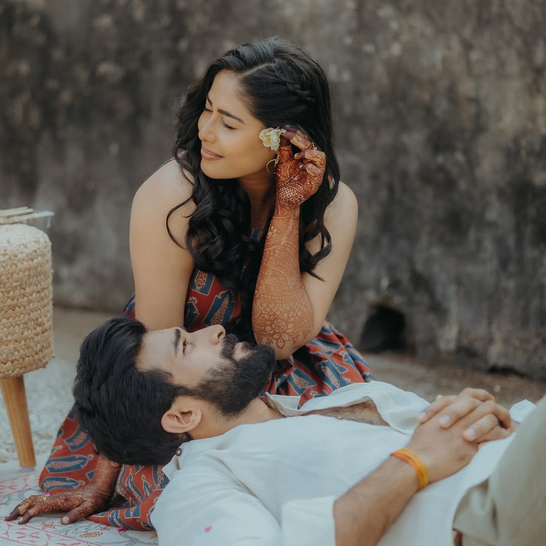 Vishal Nikam Akshaya Hindalkar Romantic Photoshoot