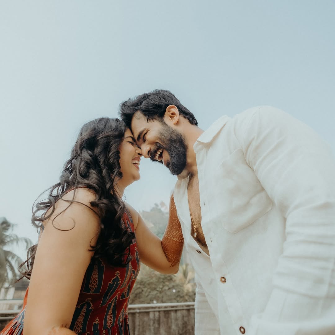 Vishal Nikam Akshaya Hindalkar Romantic Photoshoot