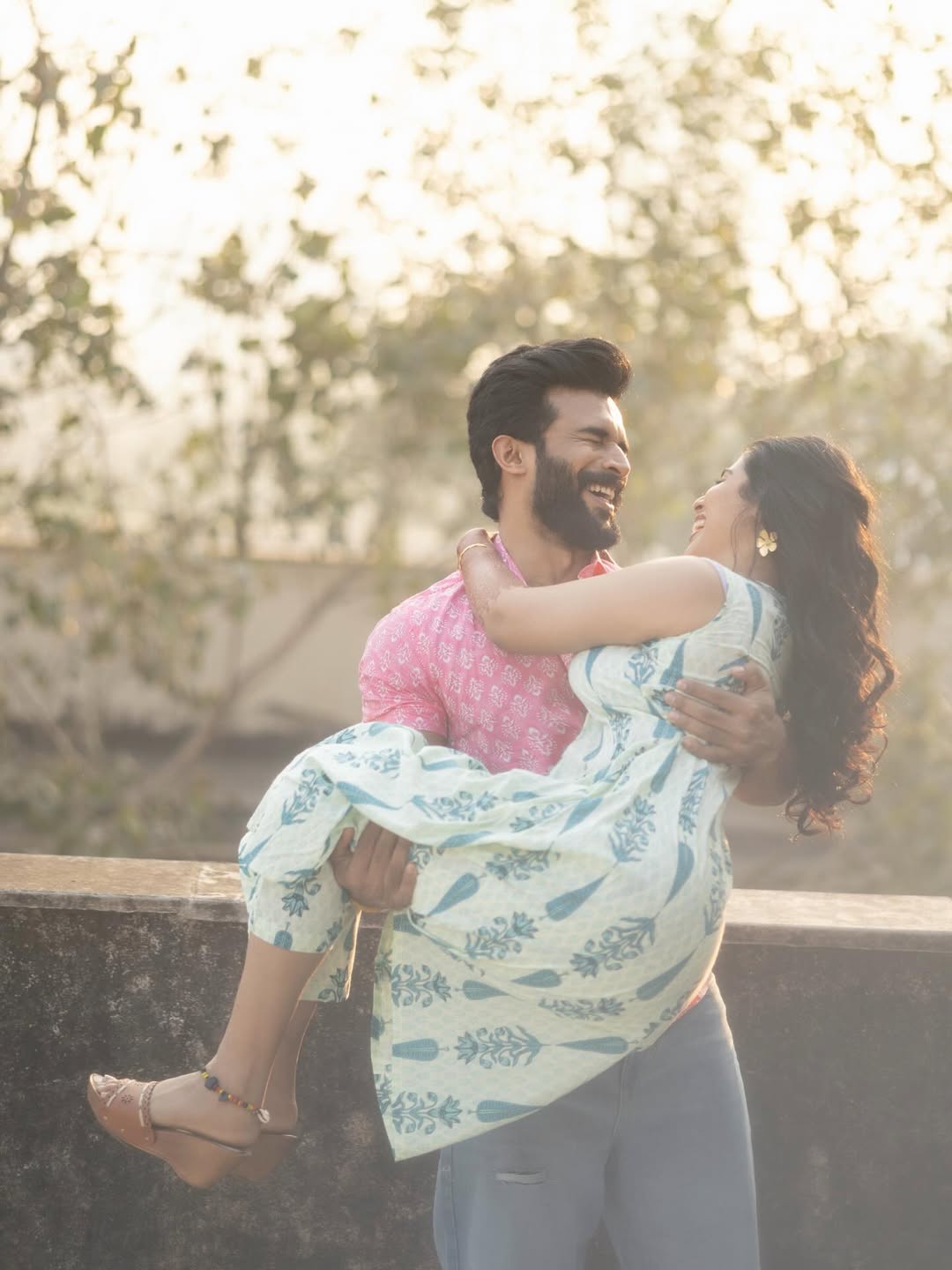 Vishal Nikam Akshaya Hindalkar Romantic Photoshoot