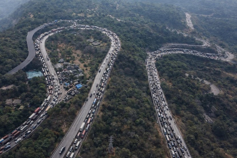 Pune Mumbai express way speed limit (Photo- X/Social media)