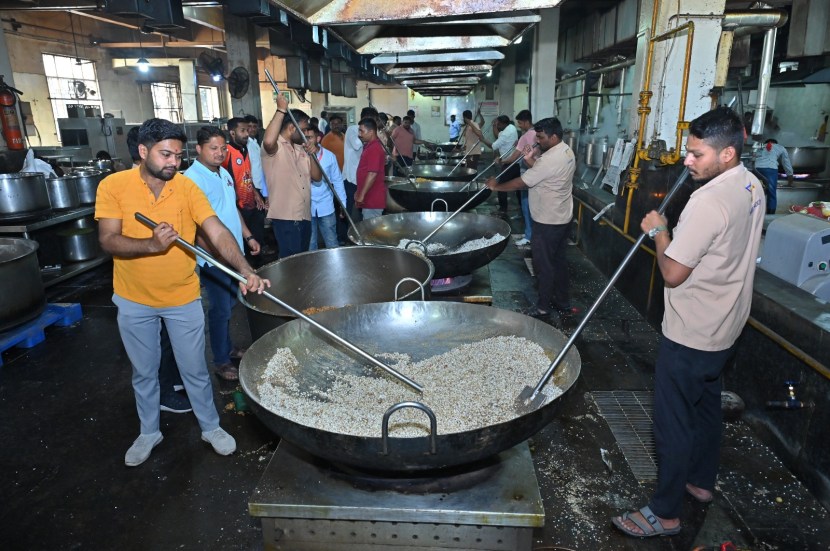 हा महाप्रसादही भक्तमंडळी अगदी भक्तीभावाने ग्रहण करत असतात.