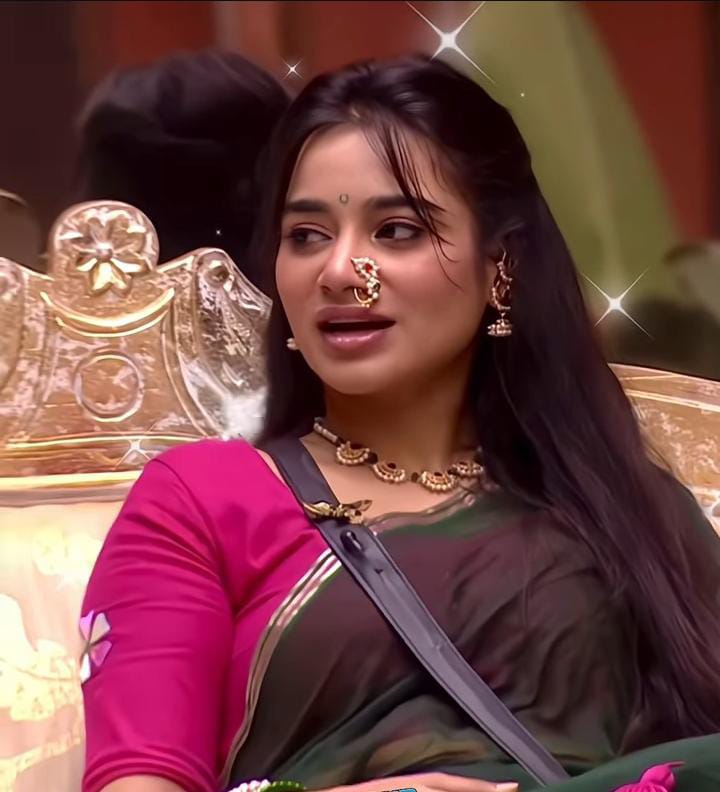 Bigg Boss Marathi Season 6 Tanvi Kolte traditional Maharashtrian look