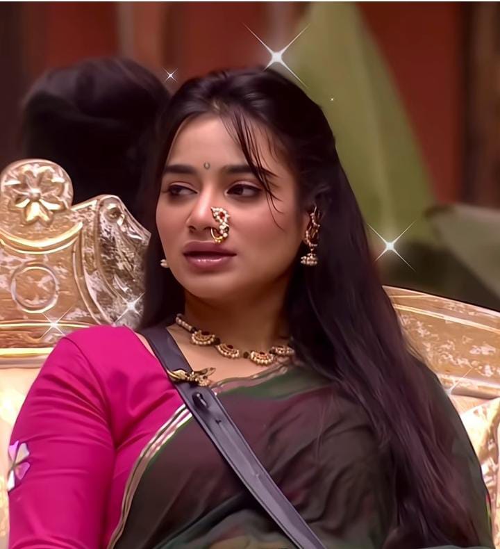 Bigg Boss Marathi Season 6 Tanvi Kolte traditional Maharashtrian look