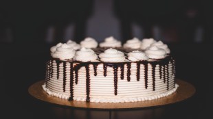 Pune Police Sword Cake Cutting FIR, Hadapsar Wanowrie Police Action, Viral Video Birthday Celebration Sword, Amitesh Kumar Pune CP Order, Shevkar Vasti Hadapsar News, Yerwada Gang Arrested Sharp Weapons, Public Terror Pune Crimes,