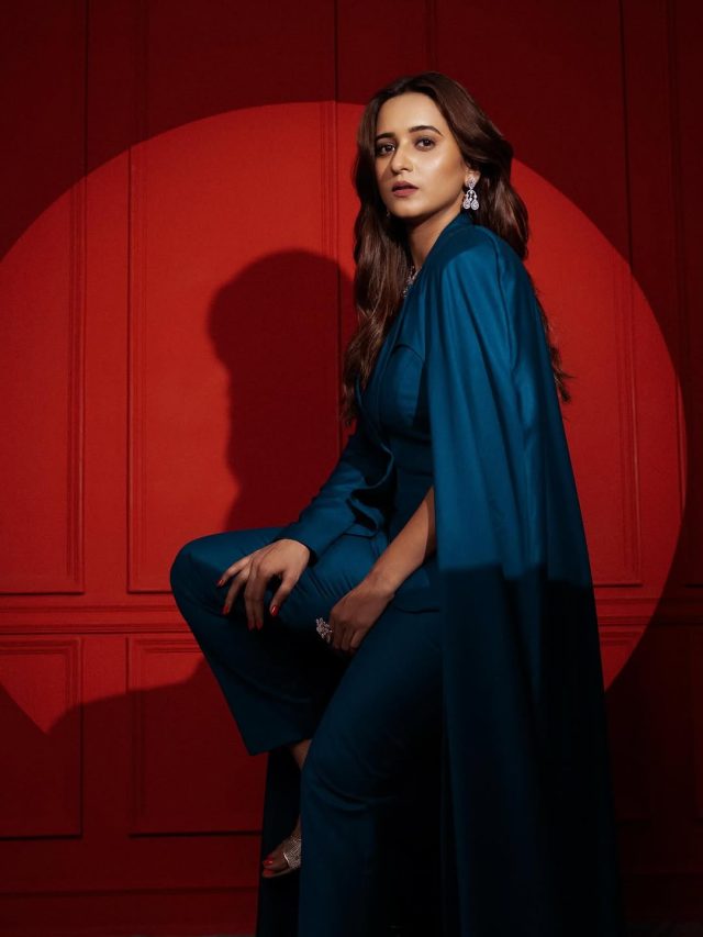 Shivani Surve royal look