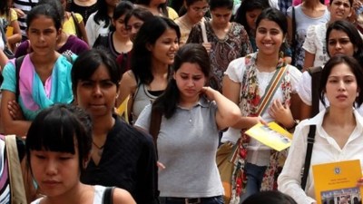 सरकारी नोकरीची सुवर्णसंधी! ५० हजारांपेक्षा जास्त रिक्त जागांसाठी भरती सुरू