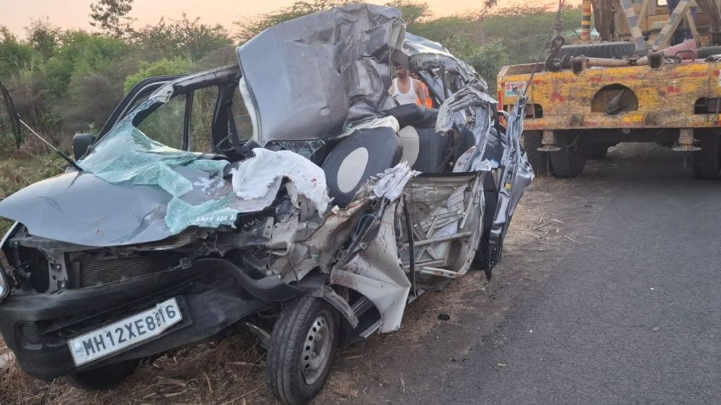 three-killed-in-horrific-accident-on-pune-solapur-highway-near-bhigwan three-killed-in-horrific-accident-on-pune-solapur-highway-near-bhigwan