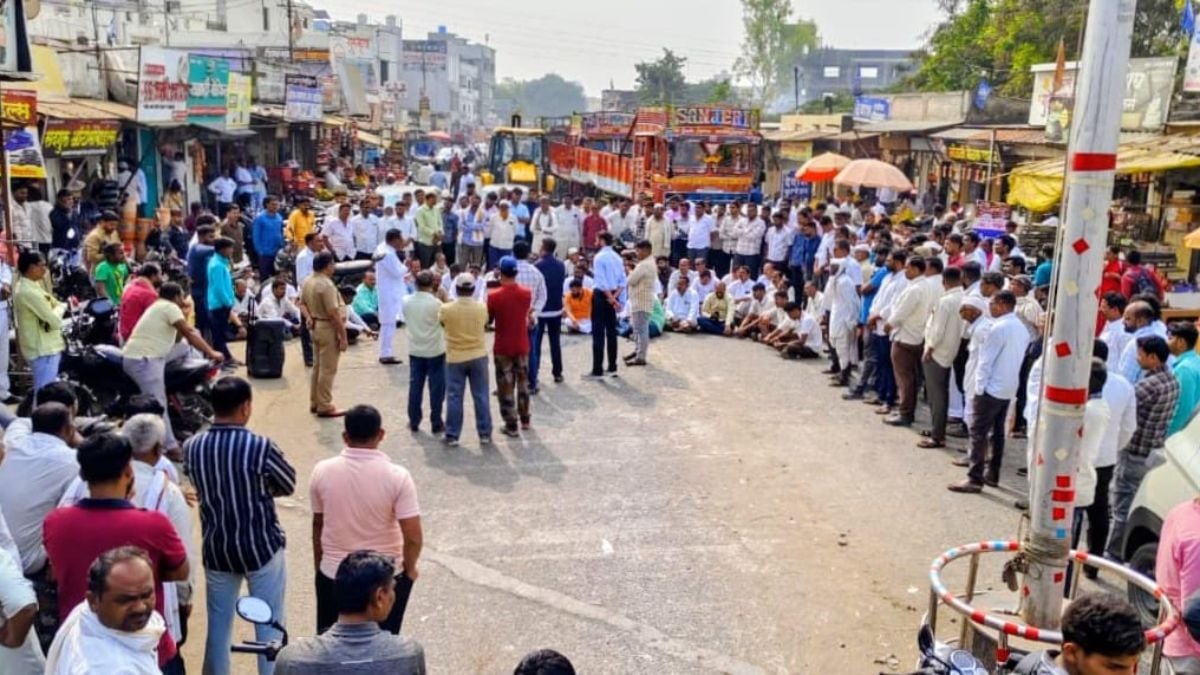 all party protest in karjat after ajit pawar tribute banners removed