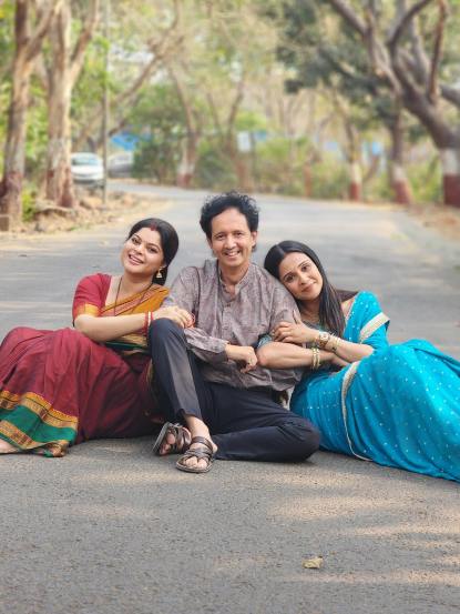 मानसीसुद्धा अनेकदा स्नेहाबरोबरचे फोटो शेअर करत असते. त्यांच्या व्यतिरिक्त या मालिकेत इतरही काही लोकप्रिय कलाकार पाहायला मिळतात.