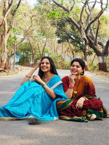 मानसी व स्नेहा यांच्या हिंदी टेलिव्हिजनवरील कामाबद्दल बोलायचं झालं तर त्यांनी यापूर्वीसुद्धा अनेक हिंदी मालिकांमध्ये काम केलं आहे. ज्या हिंदी टेलीव्हिजनवरील लोकप्रिय मालिका ठरल्या आहेत.