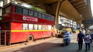 BEST Double Decker Bus JJ Flyover Mumbai | मुंबई जेजे पुलाखालील दुर्लक्षित बेस्ट डबलडेकर बस