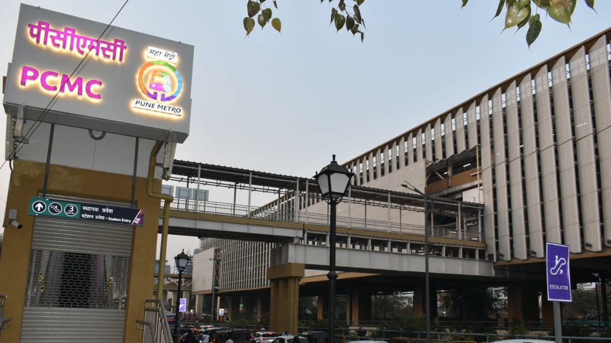 mahametro opens additional entry gates at swargate shivajinagar and pcmc stations