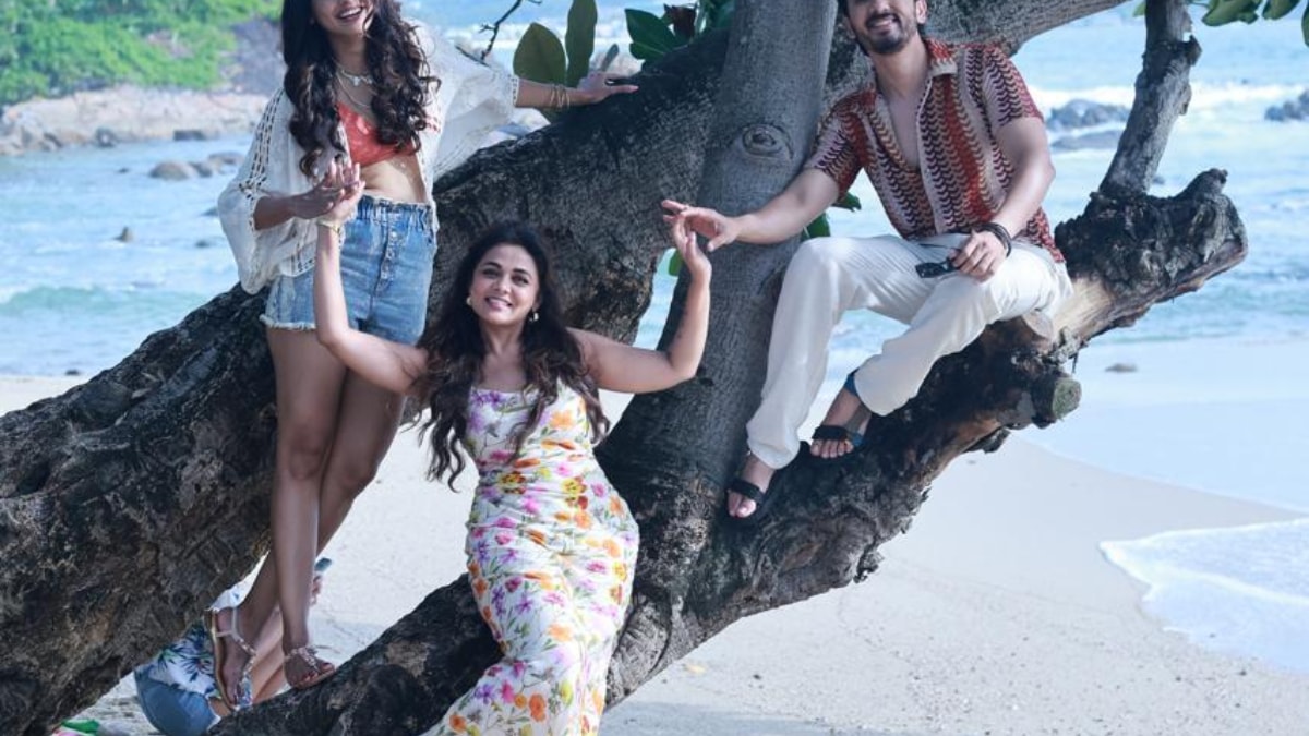 prarthana behere new movie with pooja sawant abhijit khandkekar