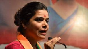 BMC Mayor Ritu Tawade orders action against Bangladeshi illegal hawkers license birth certificates mumbai