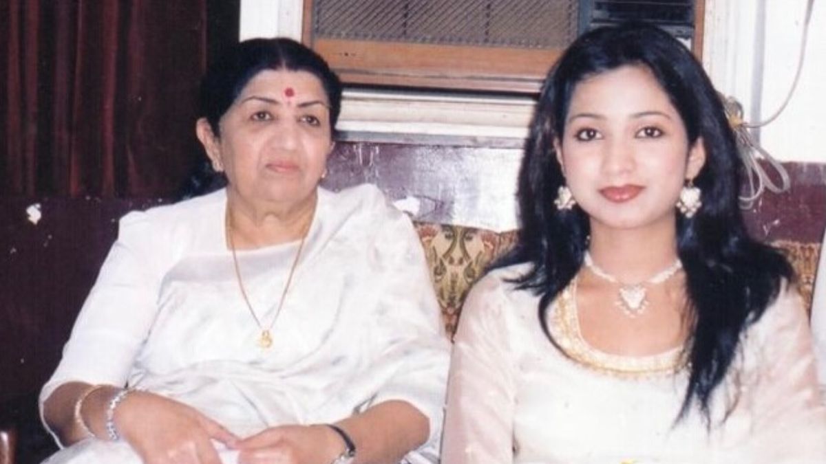shreya ghoshal shared a memory of late lata mangeshkar on her death anniversary