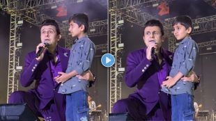 sonu nigam helps lost child among 30000 crowd in hubli concert netizens praise singer video viral