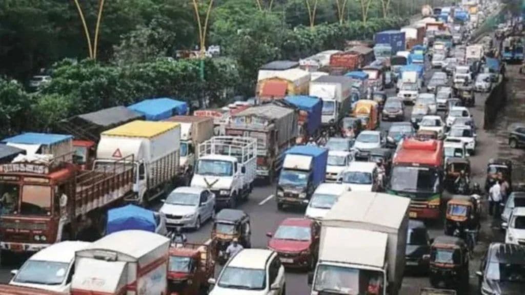 mumbai-pune-expressway-traffic-jam-heavy-losses-to-industries-and-farmers mumbai-pune-expressway-traffic-jam-heavy-losses-to-industries-and-farmers