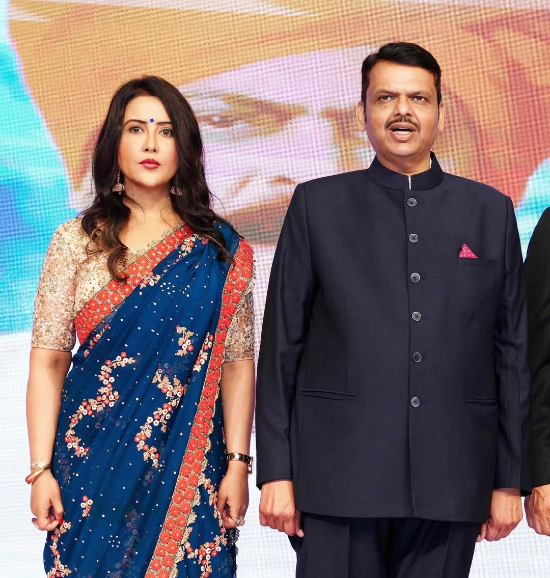 does amruta fadnavis call cm devendra fadnavis devabhau