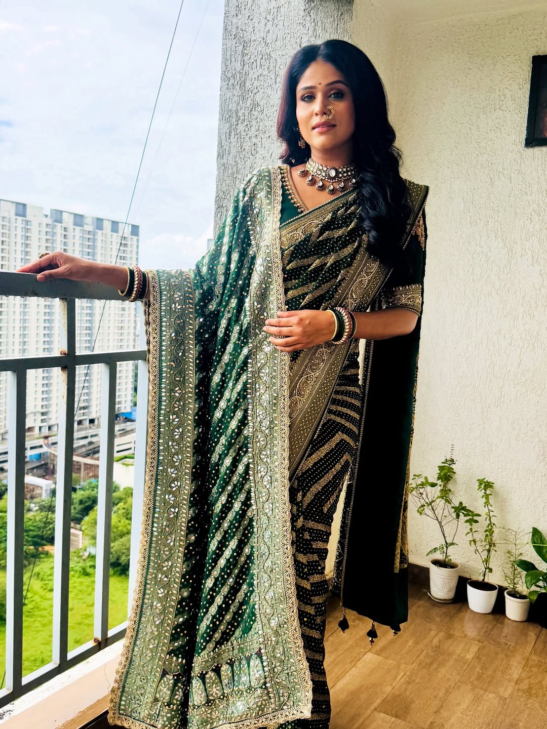 Akshaya Devdhar Holi look