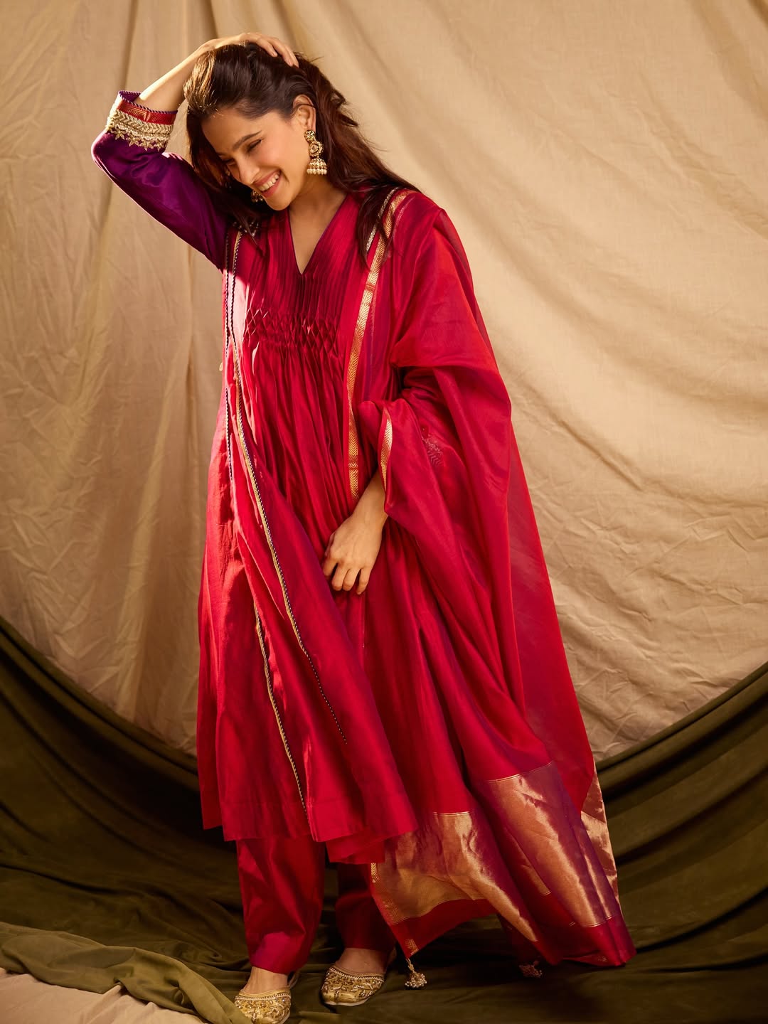 Priya Bapat nauvari saree look