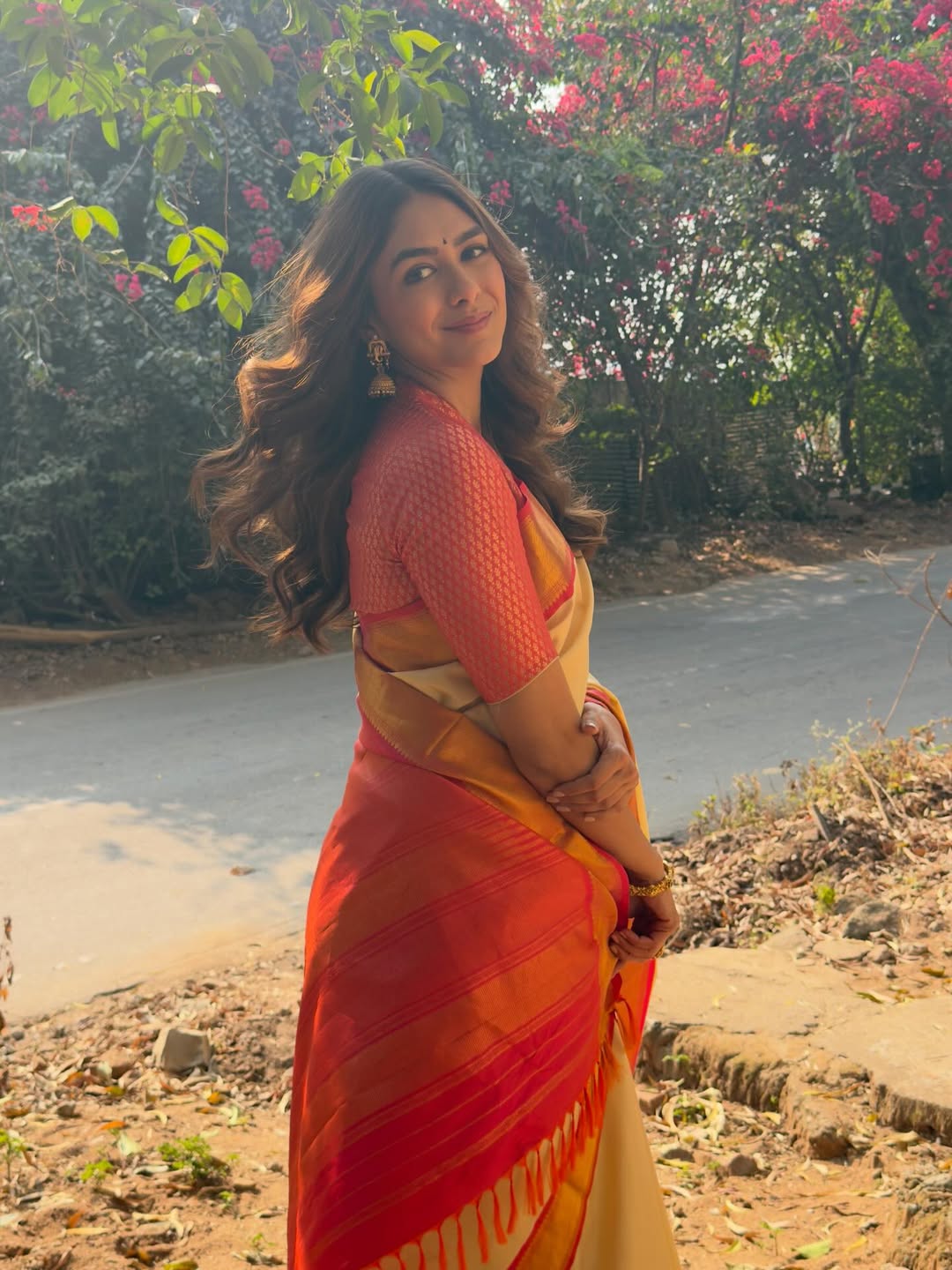 Mrunal Thakur Tirumala photos viral