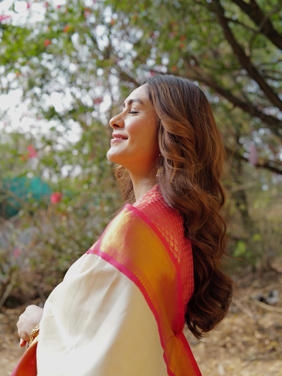 Mrunal Thakur Tirumala photos viral