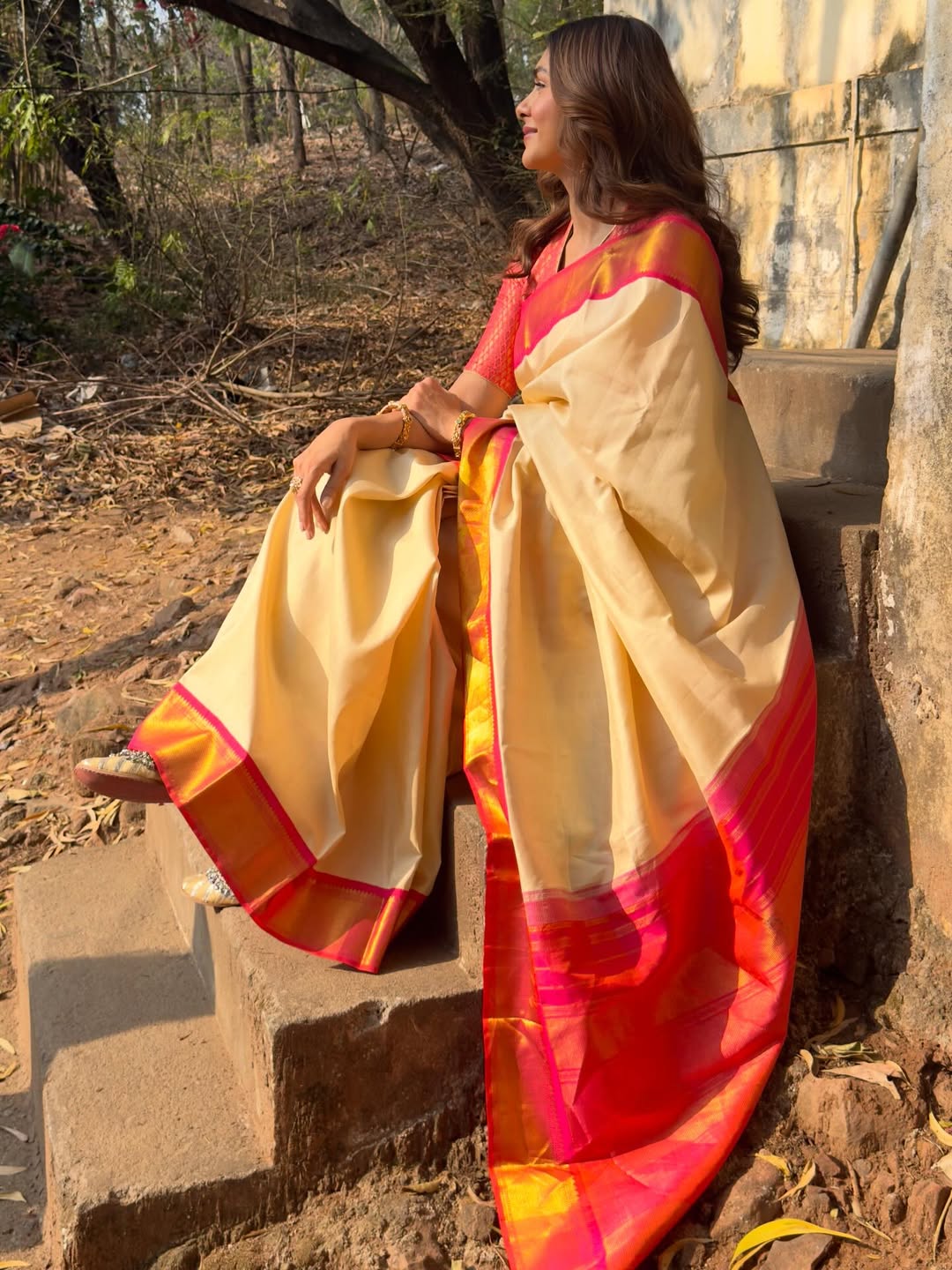 Mrunal Thakur Tirumala photos viral