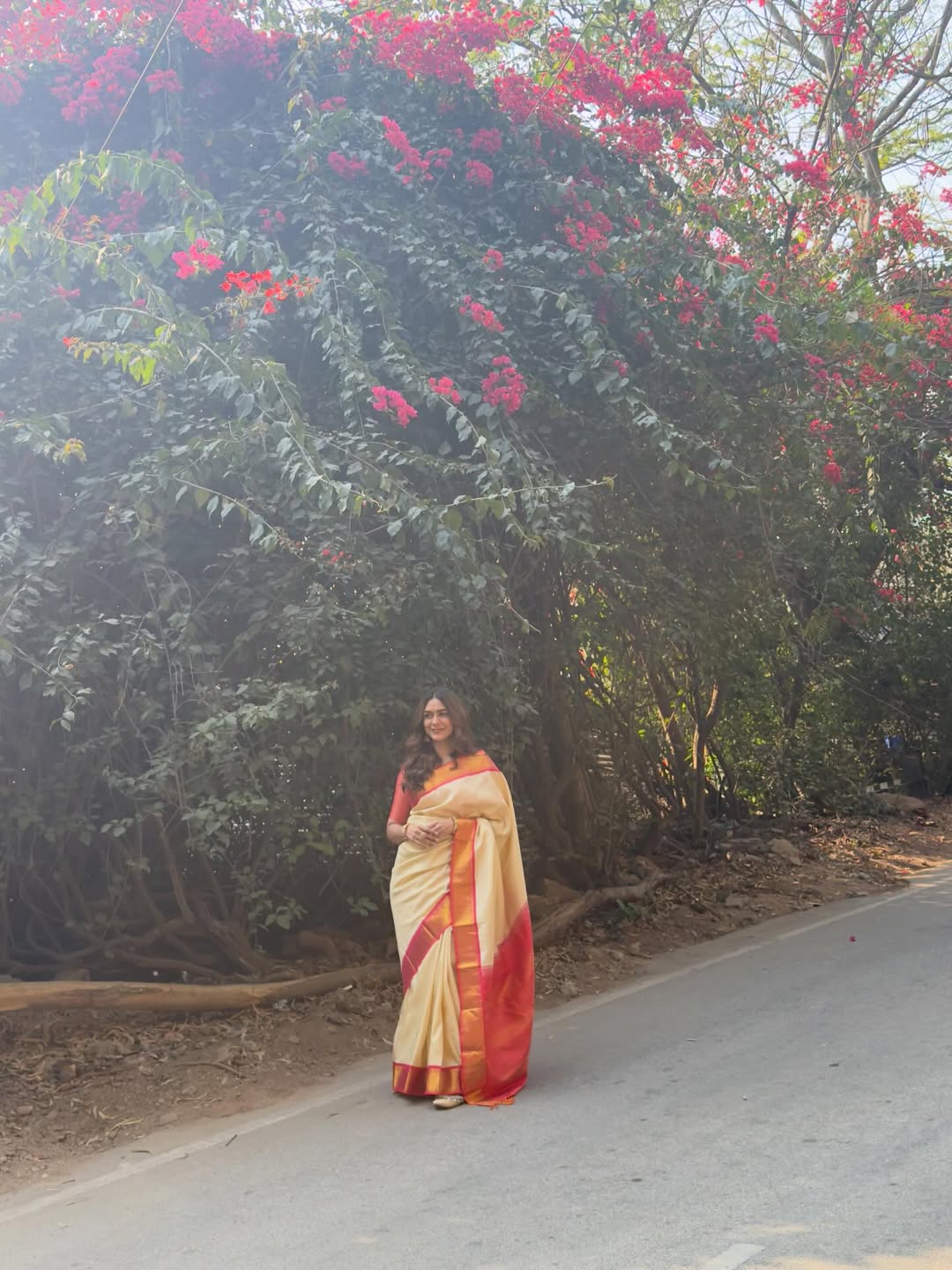 Mrunal Thakur Tirumala photos viral