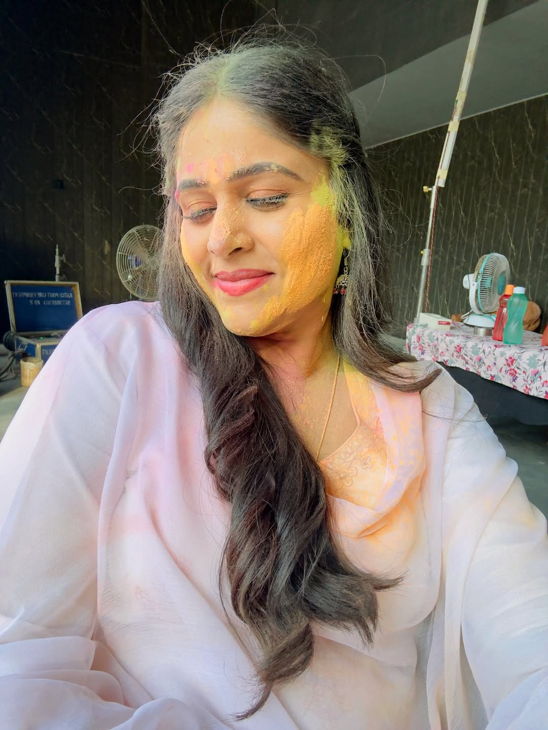 Akshaya Devdhar Holi look