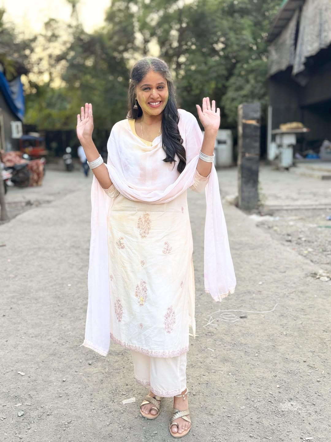 Akshaya Devdhar Holi look