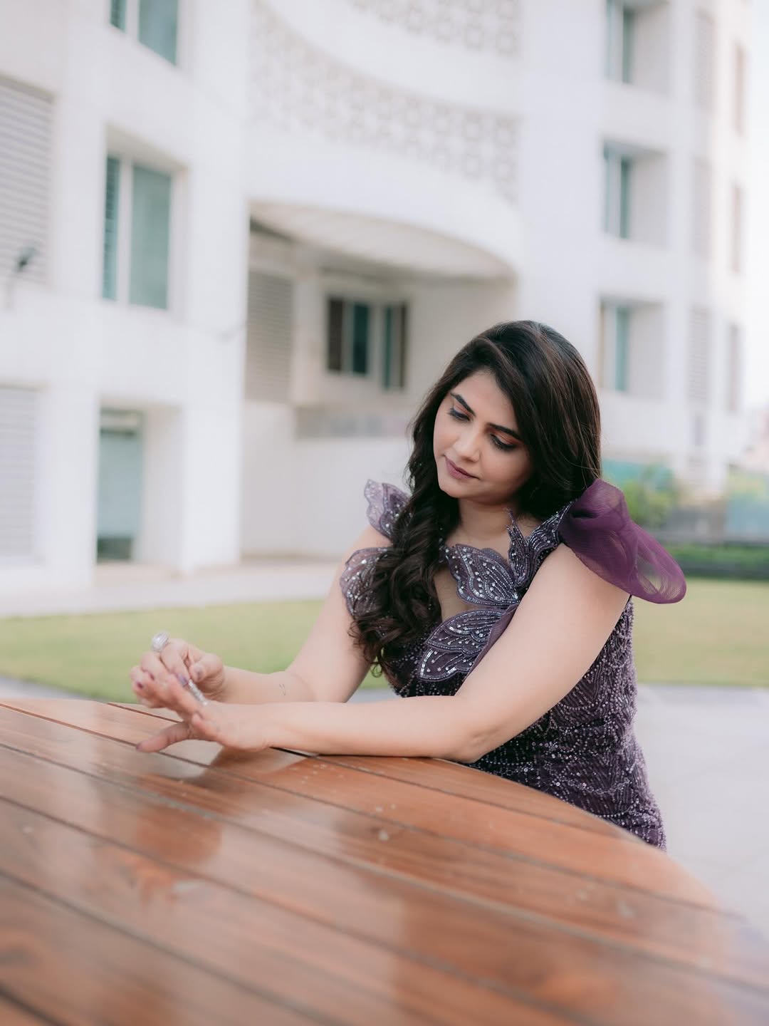 Veena Jagtap purple gown glamorous photos viral on social media