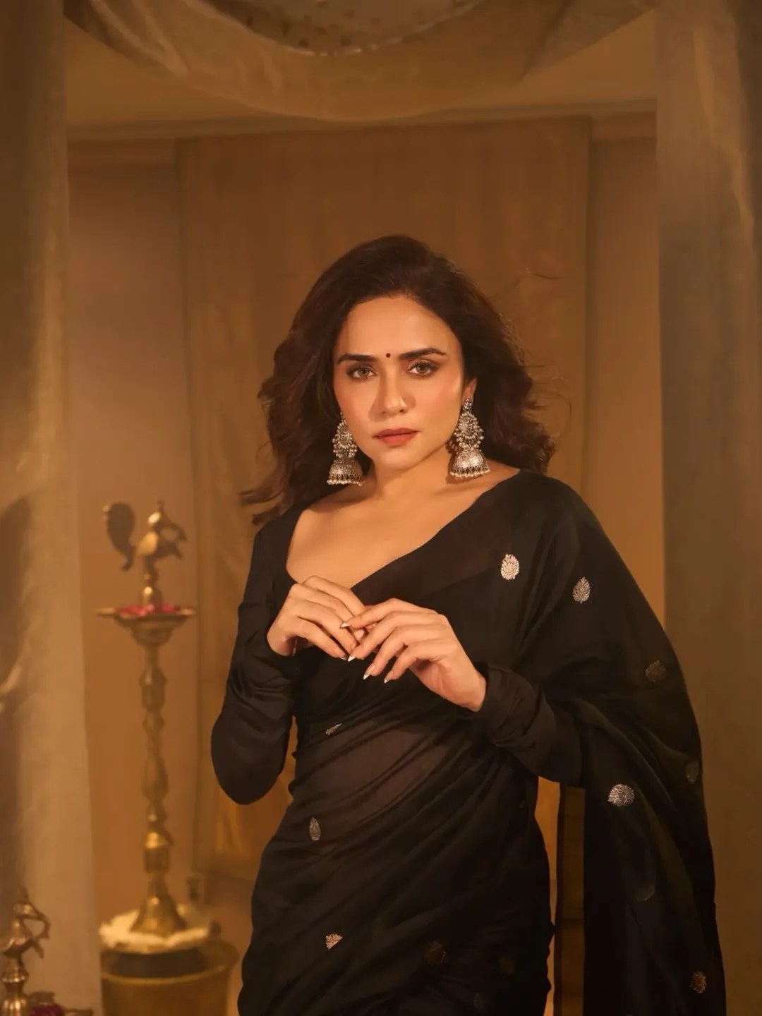 Amruta Khanvilkar saree look