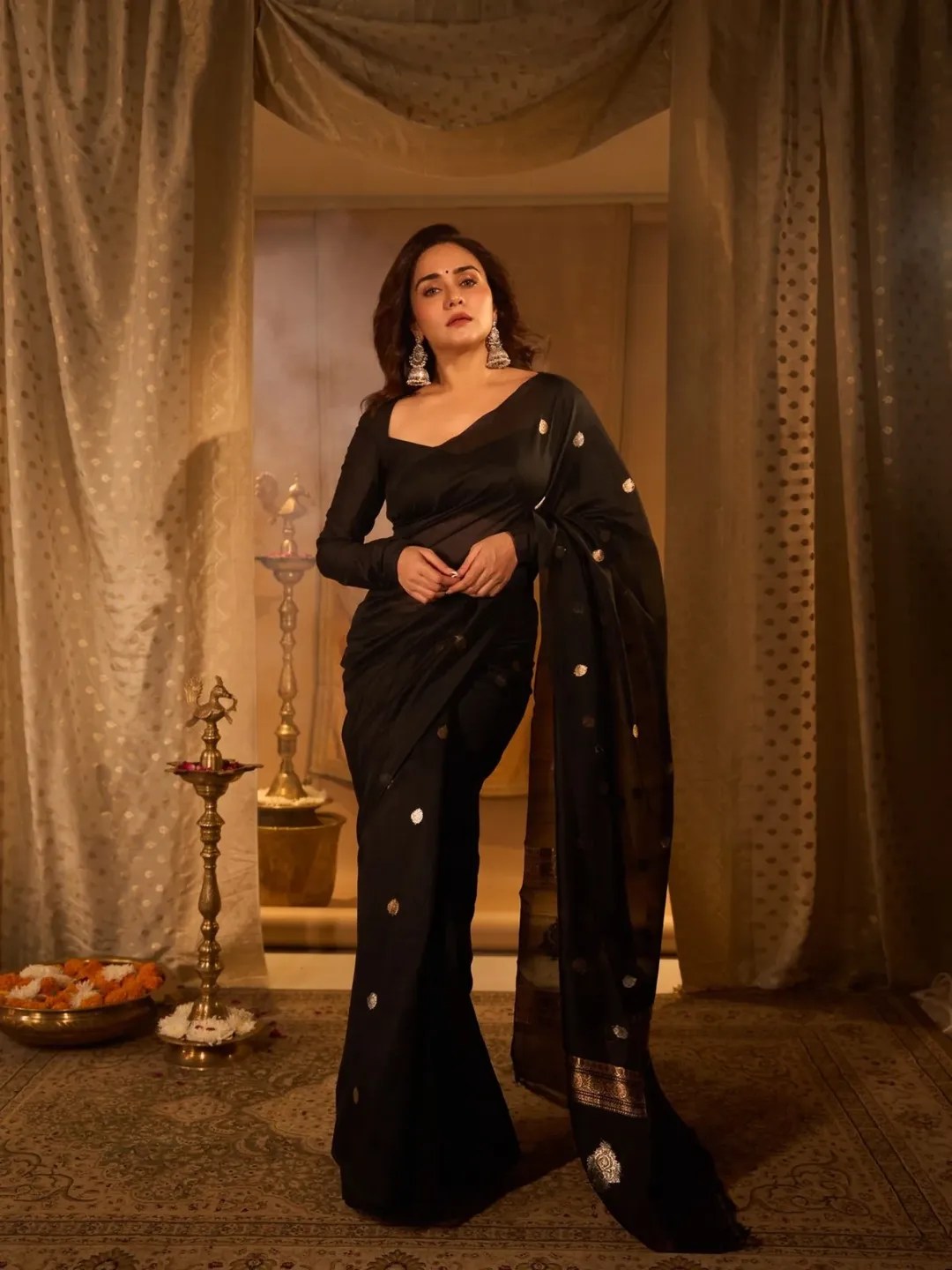 Amruta Khanvilkar saree look