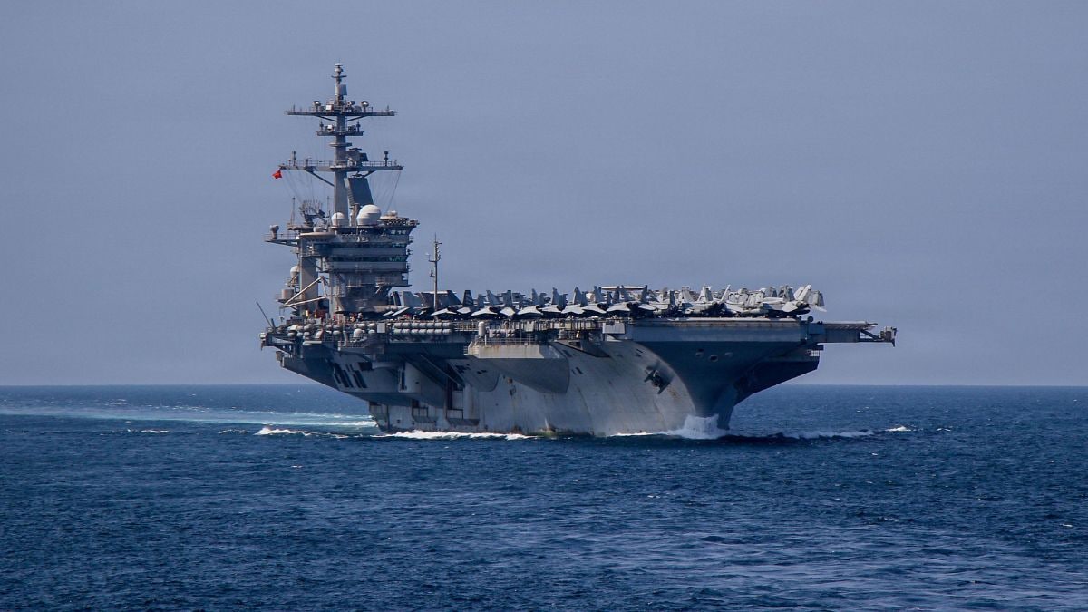 Abraham Lincoln Warship: अमेरिकेच्या ‘अब्राहम लिंकन’ युद्धनौकेवर इराणचा क्षेपणास्त्र हल्ला? पँटागॉनने फोटो जारी करत दिले उत्तर