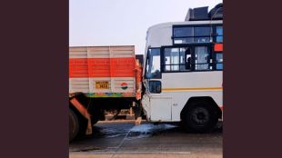 albatya-galbatya-drama-troupe-bus-accident-in-bhoste-ghat-two-injured-major-mishap-averted