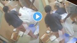 Banglore : धक्कादायक! एका वृद्ध व्यक्तीला गोणीत भरून कुरिअर करण्याचा कुटुंबीयांचा प्रयत्न, व्हिडीओ व्हायरल