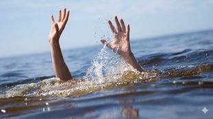 Ratnagiri Are Ware Beach Drowning Incident | Palghar Bhanushali Family Accident | Ratnagiri Tourism Safety News | Maharashtra Coastal Rescue Operation