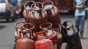 ghatkopar amrut nagar bpc hp gas cylinder stolen theft police investigation mumbai print news