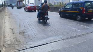 ghodbunder-road-flyover-dangerous-potholes-thane-traffic