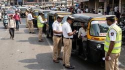 स्वारगेट परिसरात बेशिस्त रिक्षा चालकांवर कारवाईचा बडगा – वाहतूक पोलिसांकडून ३७५ रिक्षा चालकांवर कारवाई