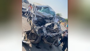 pune-solapur-highway-accident-indapur-loni-devkar-jeep-tyre-burst-three-dead-updates