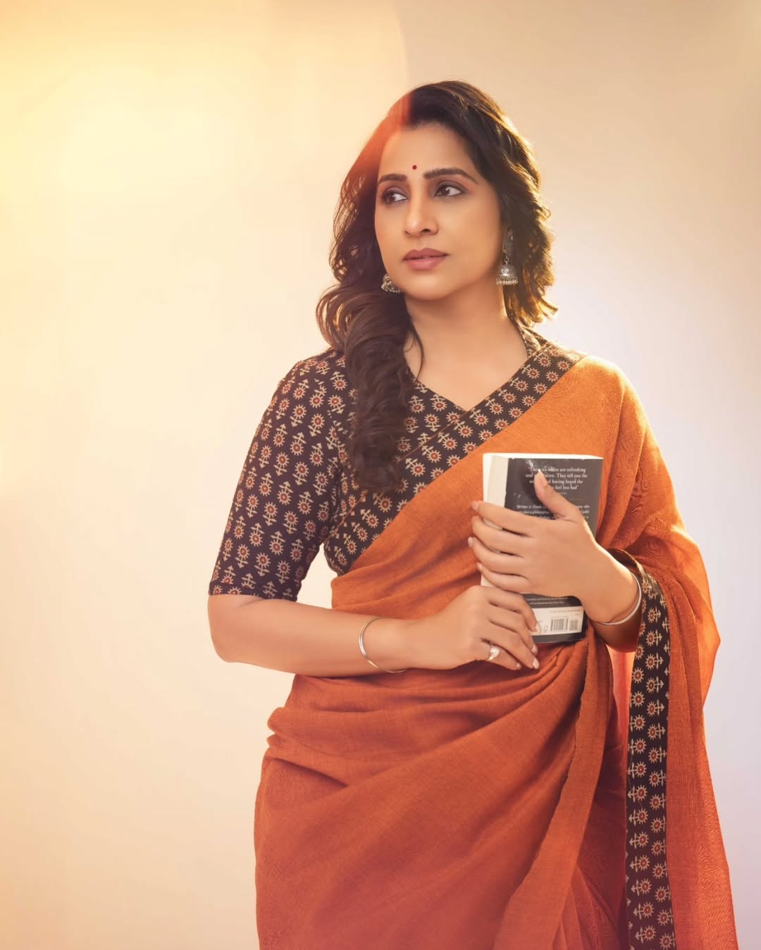Madhurani Gokhale Orange Saree Look