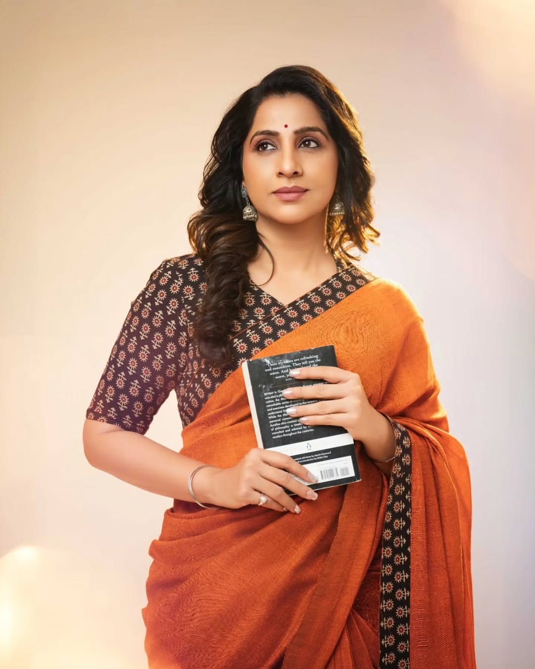 Madhurani Gokhale Orange Saree Look