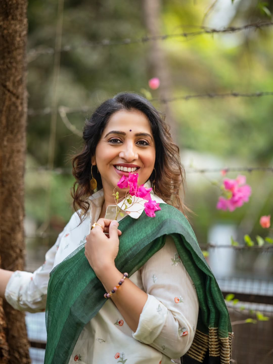 Madhurani Gokhale Orange Saree Look