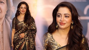 Photos: ‘तिघी’ चित्रपटातील नेहा पेंडसेचा काळ्या बनारसी साडीतील खास लूक