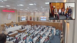 Chhatrapati Sambhajinagar Municipal Corporation First General Body Meeting Chaos | Uddhav Thackeray Felicitation Controversy Marathi News | Rashid Mamu Rajdand Issue Sambhajinagar | MIM Protest Aurangabad Renaming Resolution