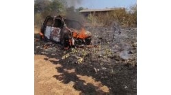 मुंबई-गोवा महामार्गावर धावत्या कारला भीषण आग; चालक गंभीर भाजला