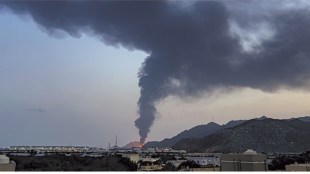 Iranian students in Pune University Israel Iran war impact | पुण्यातील इराणी विद्यार्थी इस्रायल इराण युद्ध मदत