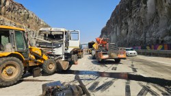 समृद्धीवर भरधाव ट्रकने मजुरांना उडवले…तीन ठार; दोन गंभीर