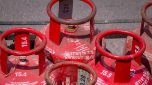 Mumbai hotel gas shortage, Commercial gas cylinder crisis, Iran-Israel war impact, Mumbai restaurant news | मुंबई हॉटेल गॅस टंचाई, व्यावसायिक गॅस सिलिंडर संकट, इराण-इस्त्रायल युद्ध परिणाम, मुंबई रेस्टॉरंट बातम्या